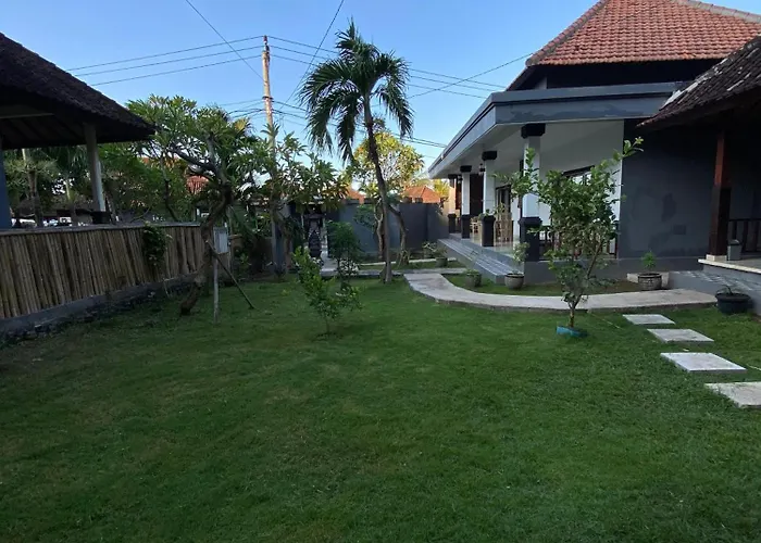 COCONUT BEACH BUNGALOWs&WARUNG 2