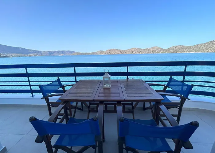 Sea-Front Cozy Apartment