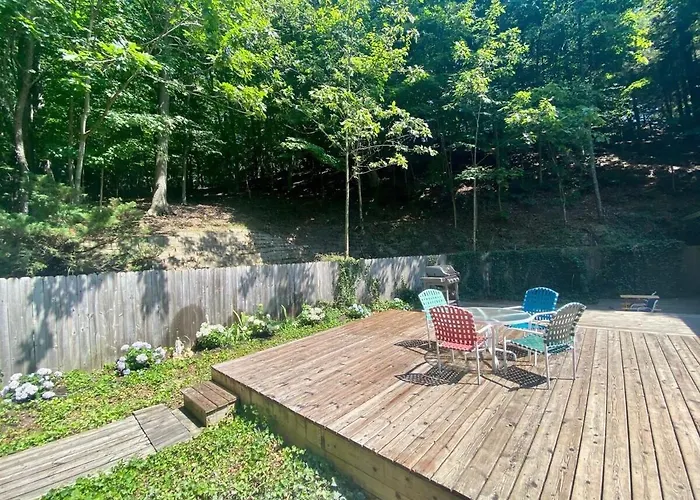 Beach View Cottage - On The Lake