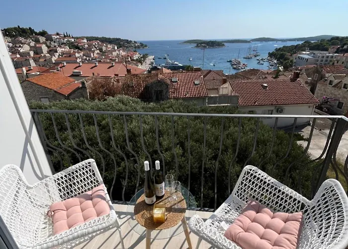 Hvar City Center Sea View Apartments & Free Parking