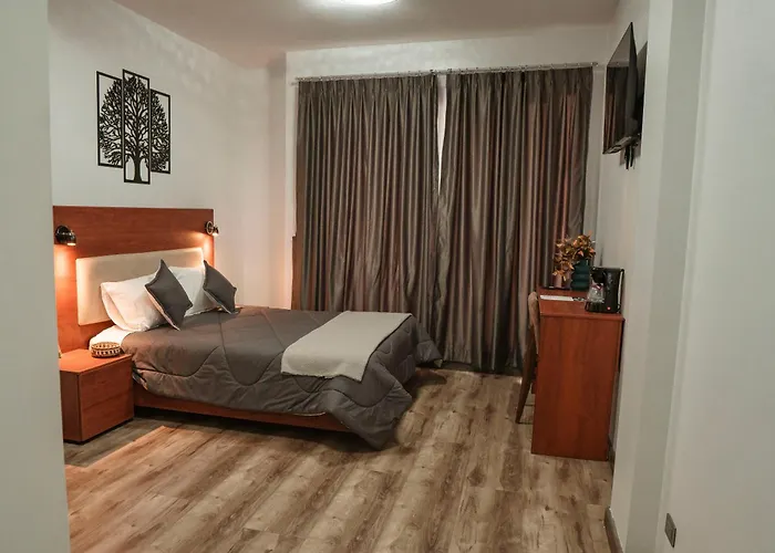 Hotel Sacha Golden