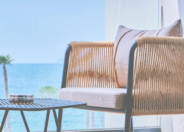 Azar Luxury Suites