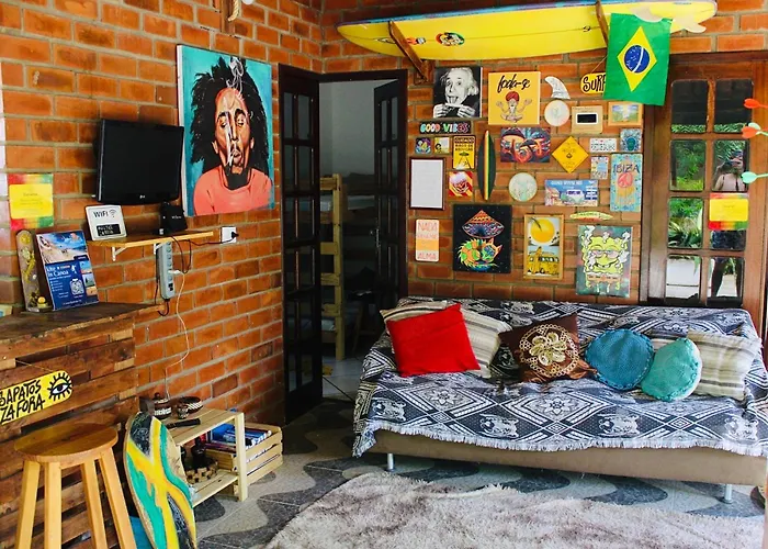 Canoa Roots Hostel & Camping