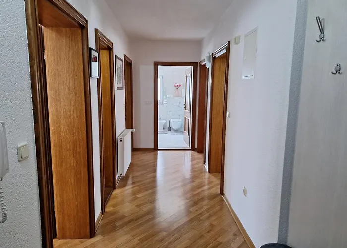 Hotel Dina