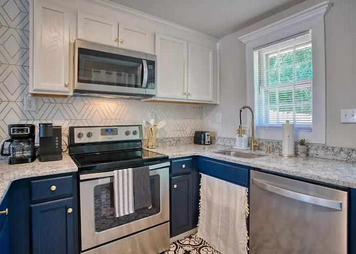 Castle Street Retreat - Glamorous Getaway