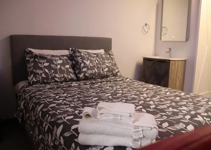 Amr Hotel Inc
