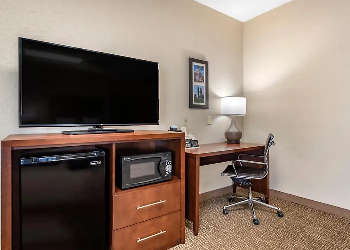 Comfort Inn & Suites Pueblo