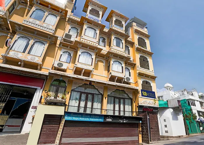 Hotel Mandiram Palace