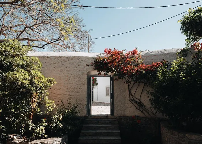 Bratsera Boutique Hotel