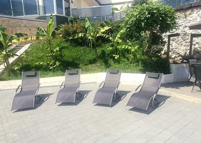 Penthouse Jacuzzi & Pool Luxury Apartments