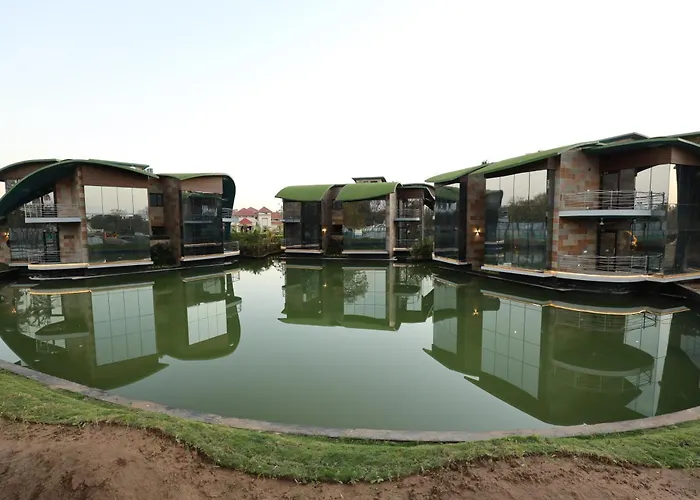 Neonz Resort & Club