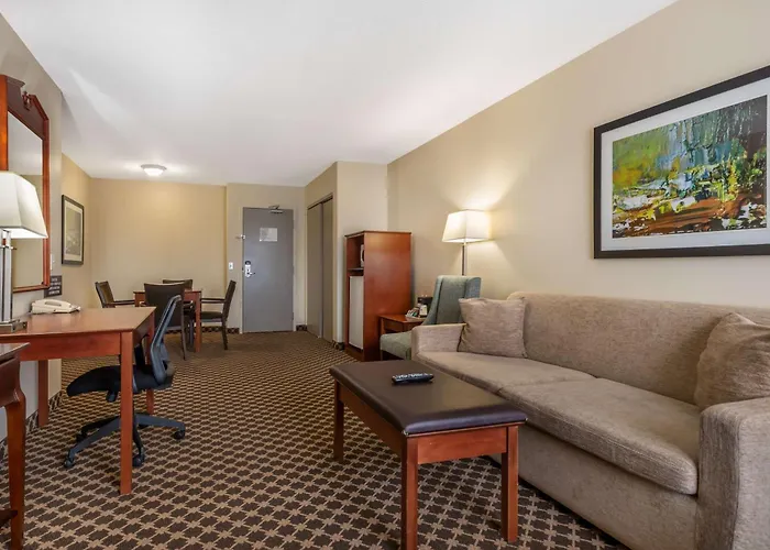 Best Western Strathmore Inn