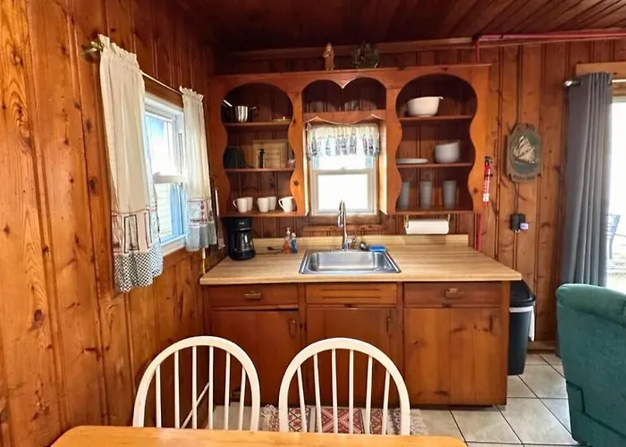 Cozy Cabin On The Beach Of Lake Huron