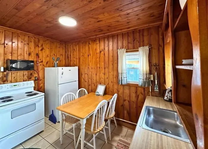 Cozy Cabin On The Beach Of Lake Huron