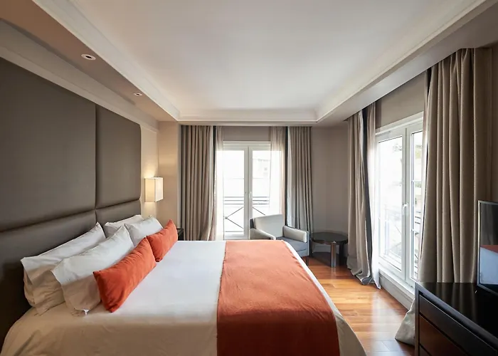 Carles Hotel