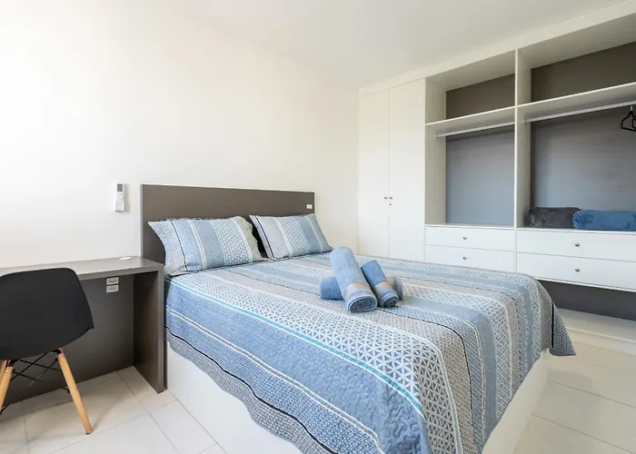 Apartamentos completos a 15min BETO CARREIRO com WI-FI CHURRASQUEIRA em CONDOMÍNIO com PISCINA portaria 24h Ideal para família
