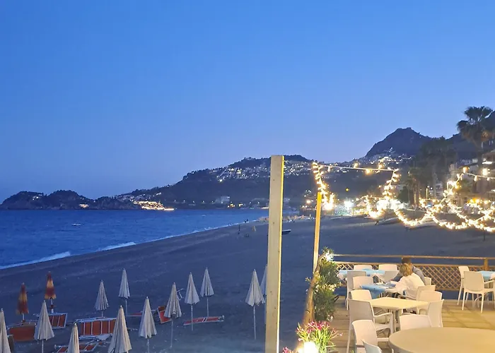 Maniel Beach Hotel
