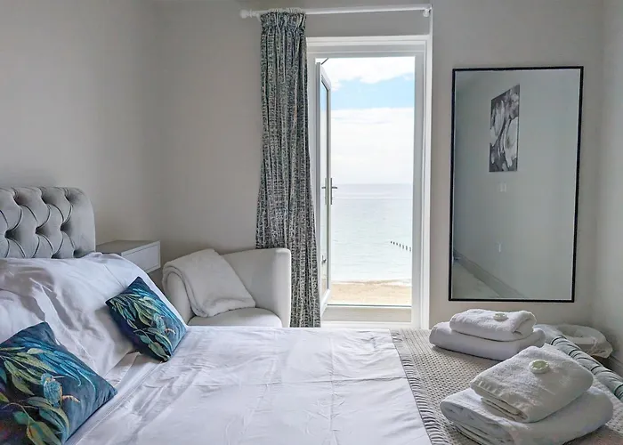 West Lodge, Bognor Regis