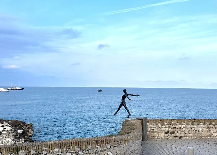 Les Remparts Antibes Location