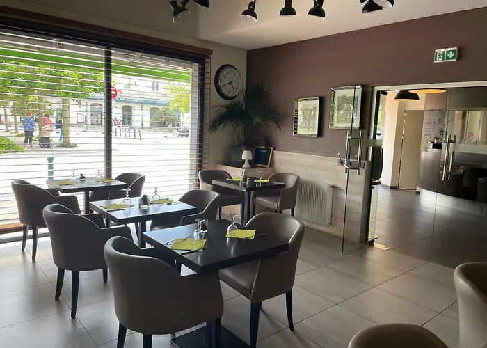 Cit'Hotel Logis Le Chene Vert