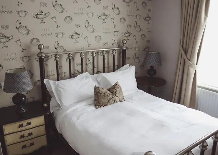 Longlands Inn & Cottages