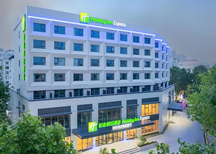 Holiday Inn Express Qingdao Shibei By Ihg