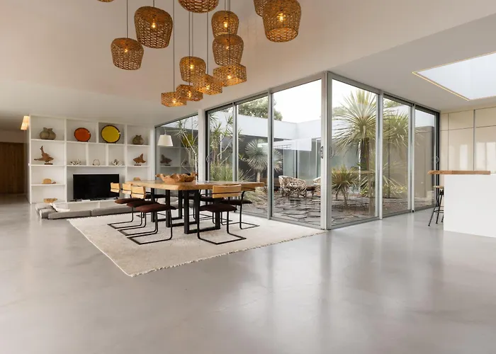 White Exclusive Suites & Villas