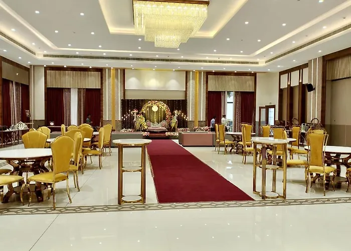 Pushpak Hotel & Convention