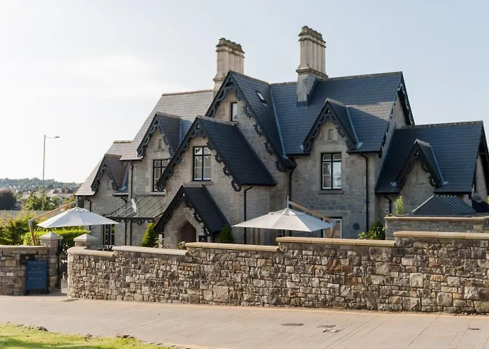 Cae Court Hotel