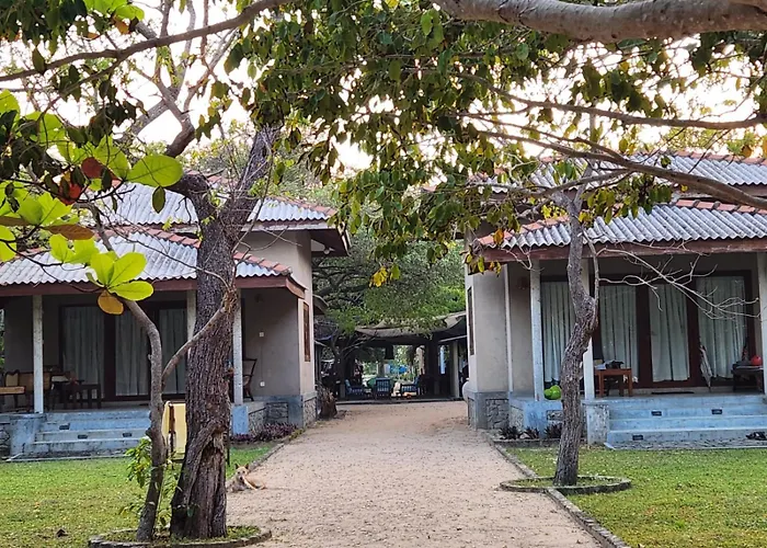 Nagenahira Beach Villa