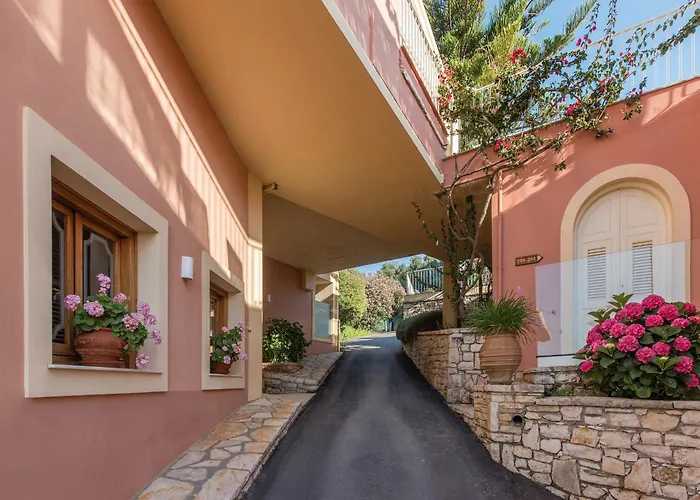 Hill Lofos Hotel