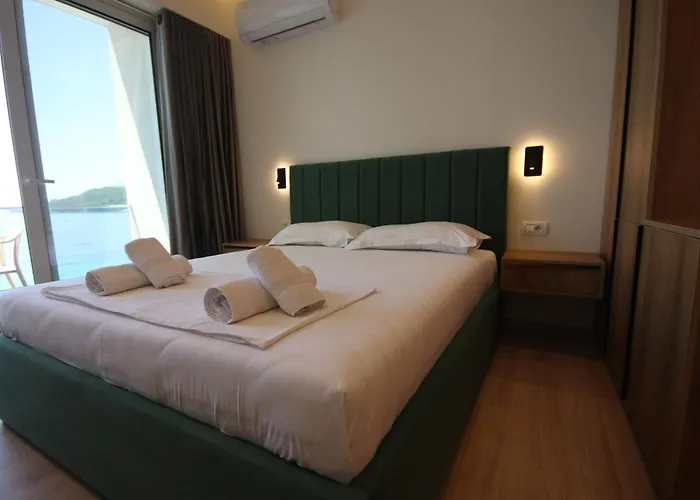 Emily'S Hotel