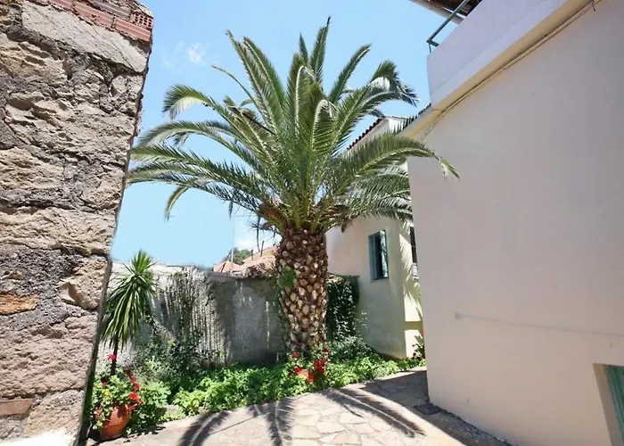 Theofilos Classic Hotel