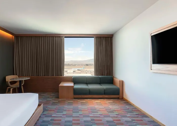 Hilton Garden Inn Guadalajara Airport