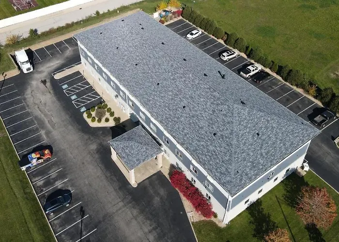 Days Inn & Suites By Wyndham Romeoville