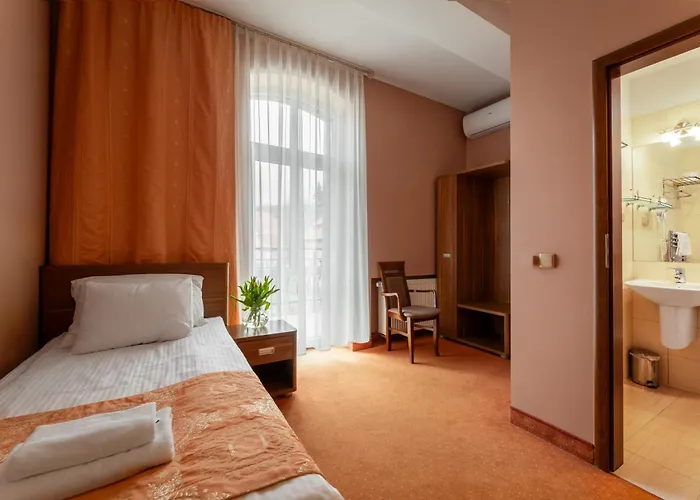 Paria Hotel