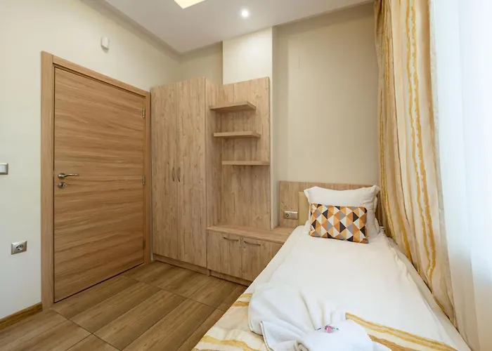 Perla Apartments First Line