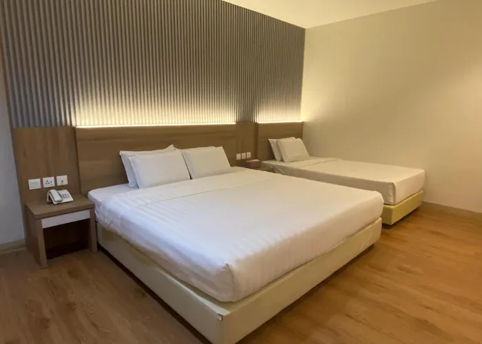 Lovina Inn - Nagoya Batam