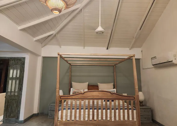 Nagenahira Beach Villa