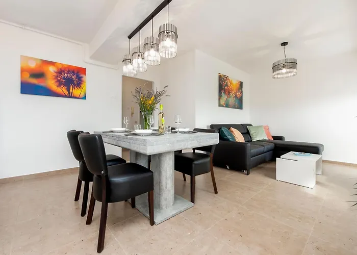 Arena Parkside Residence