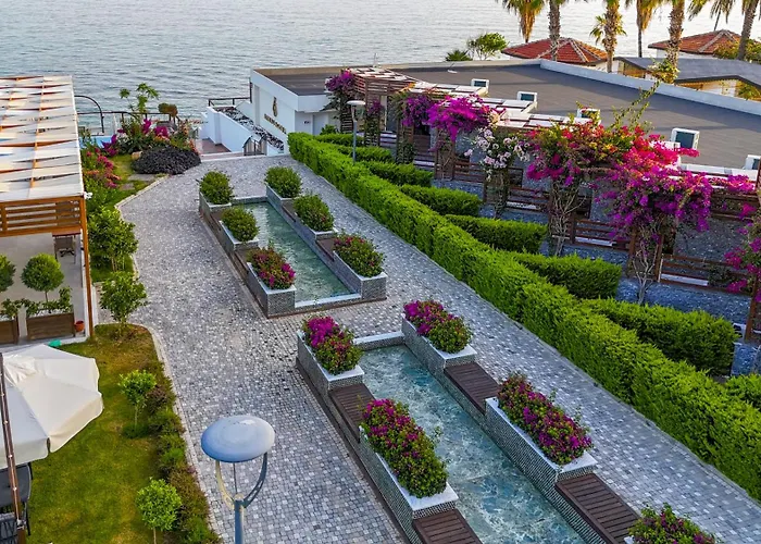 Feniks Priority Hotel