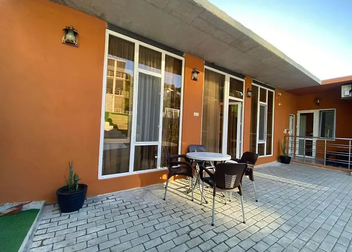 Nira Hotel