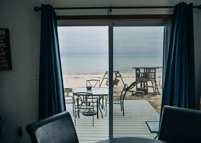 Beach Club Of Oscoda - All 4 Beachfront Cottages