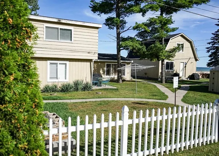 Beach Club Of Oscoda - All 4 Beachfront Cottages