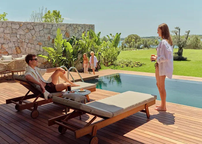 Anda Barut Collection