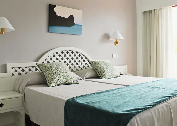 Hotel Pinos Playa