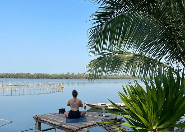 Coral Riverside Homestay&Hostel
