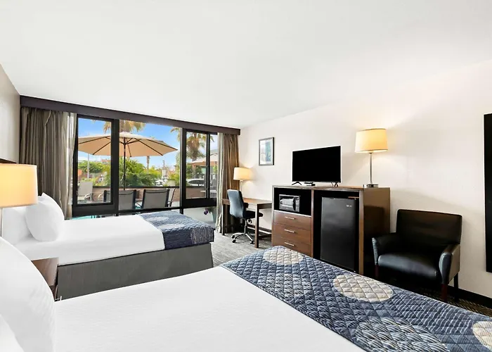 Best Western Yacht Harbor Hotel