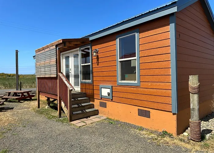 Westport Inn Cabins