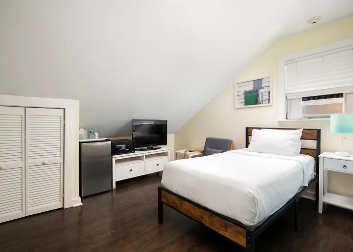 Southernmost Inn Adult Exclusive